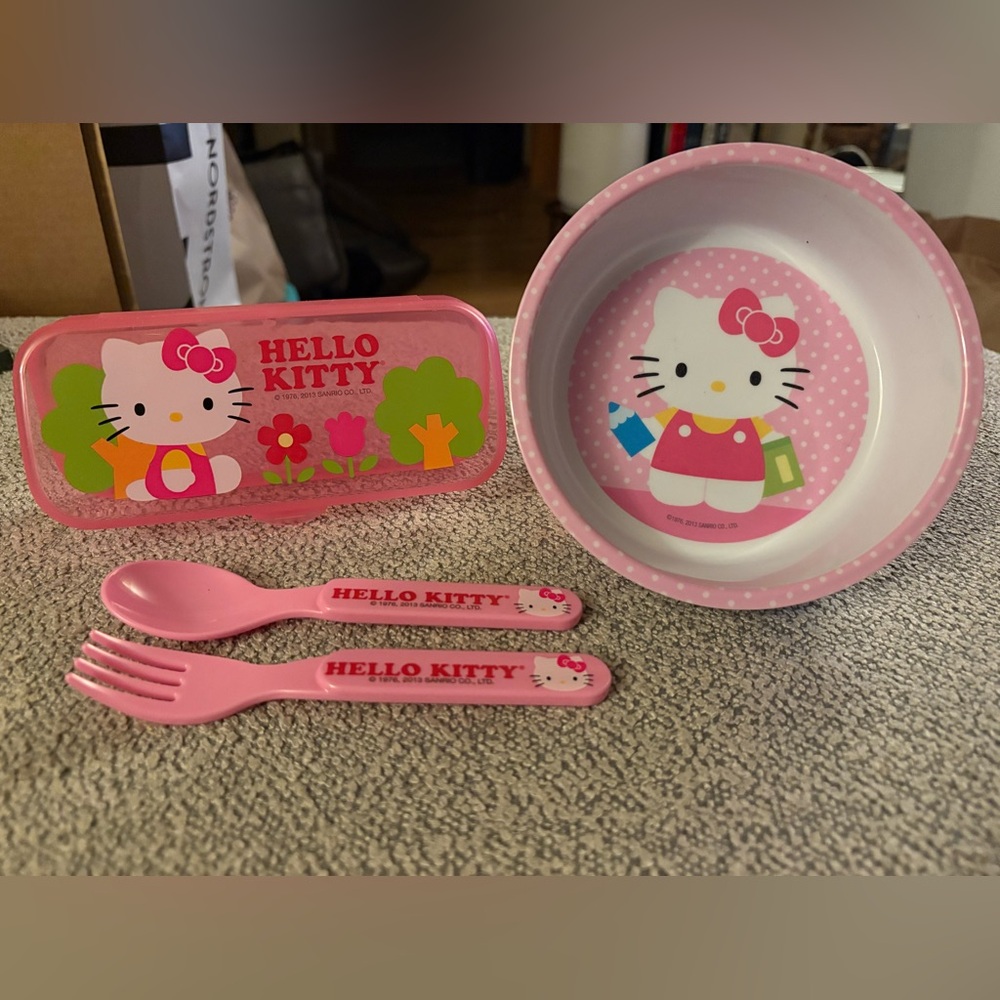 Zak! Hello Kitty Bowl and Utensil Set 🎀